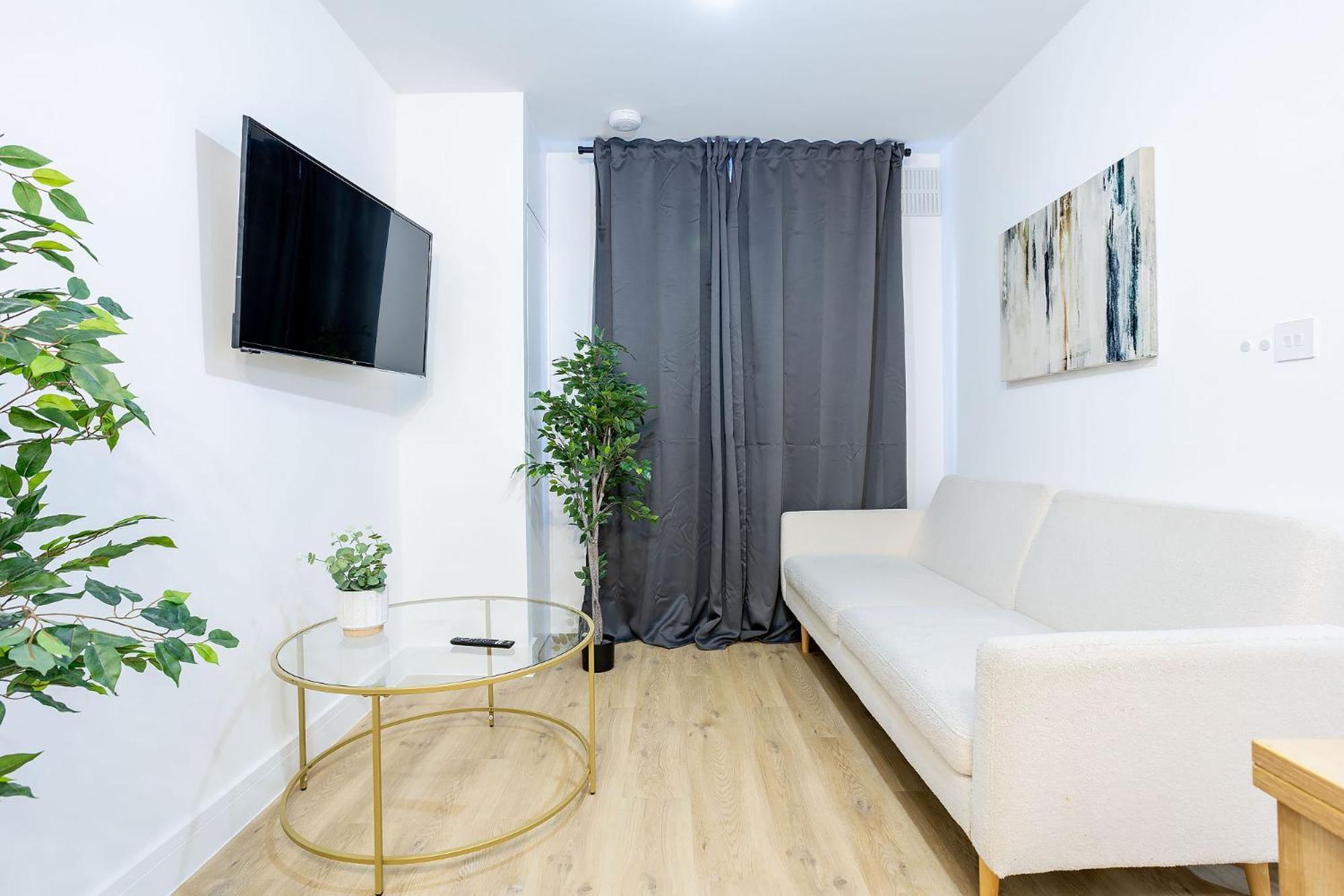 Lovely In Apartment London